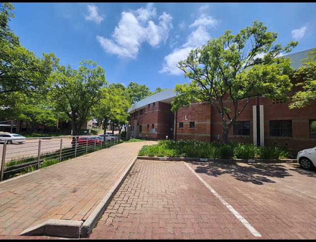 188M² OFFICE TO LET IN RANDJESPARK